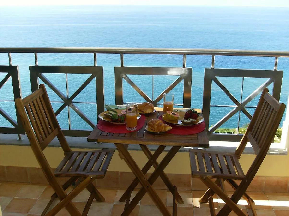 Oceanfront Apartment Funchal  0*, Funchal (Madeira)
