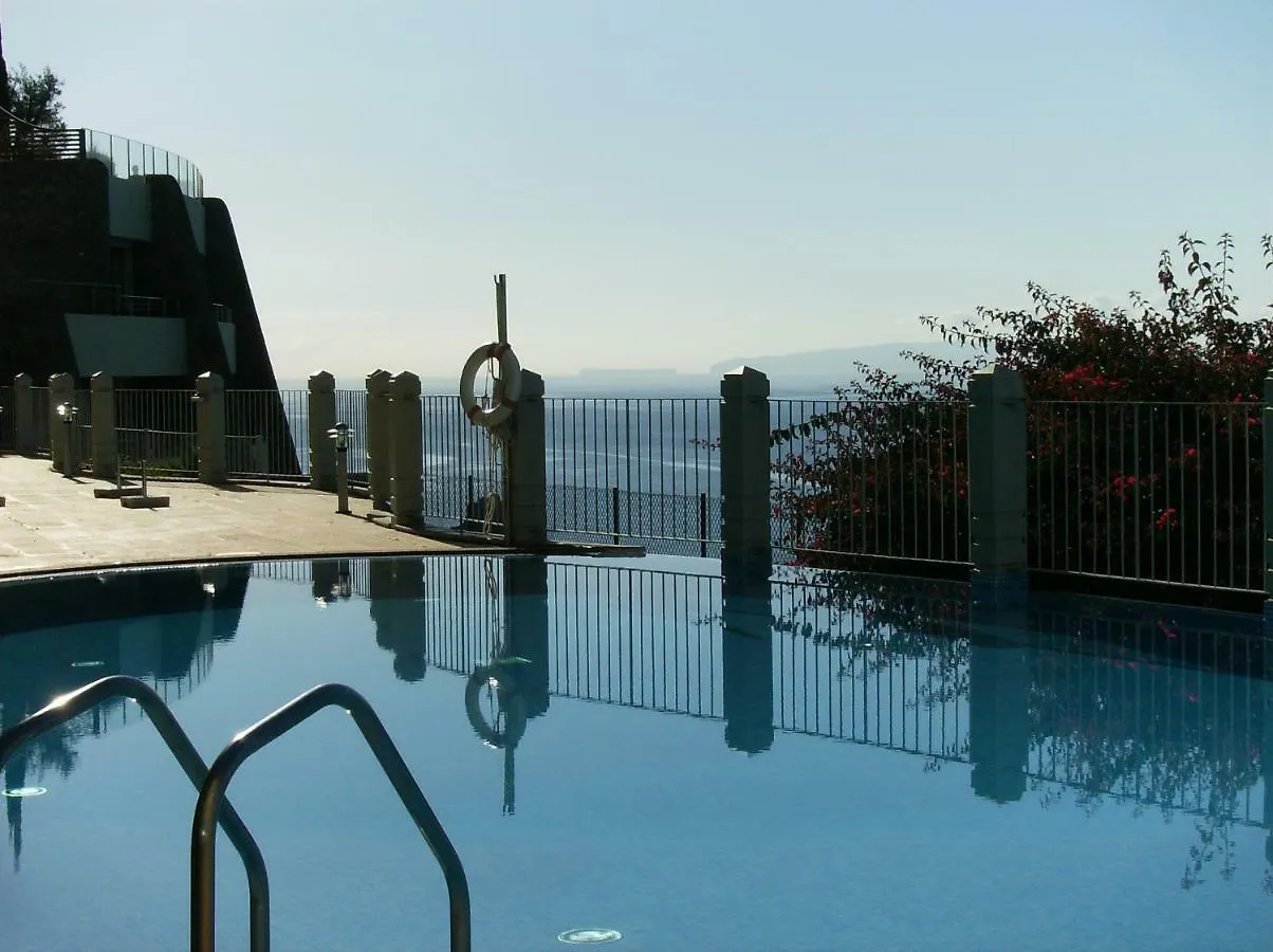 Oceanfront Apartment Funchal  Funchal (Madeira)